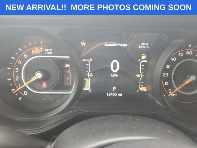 Certified 2024 Jeep Wrangler Unlimited Sahara w/ Dual Top Group image 16