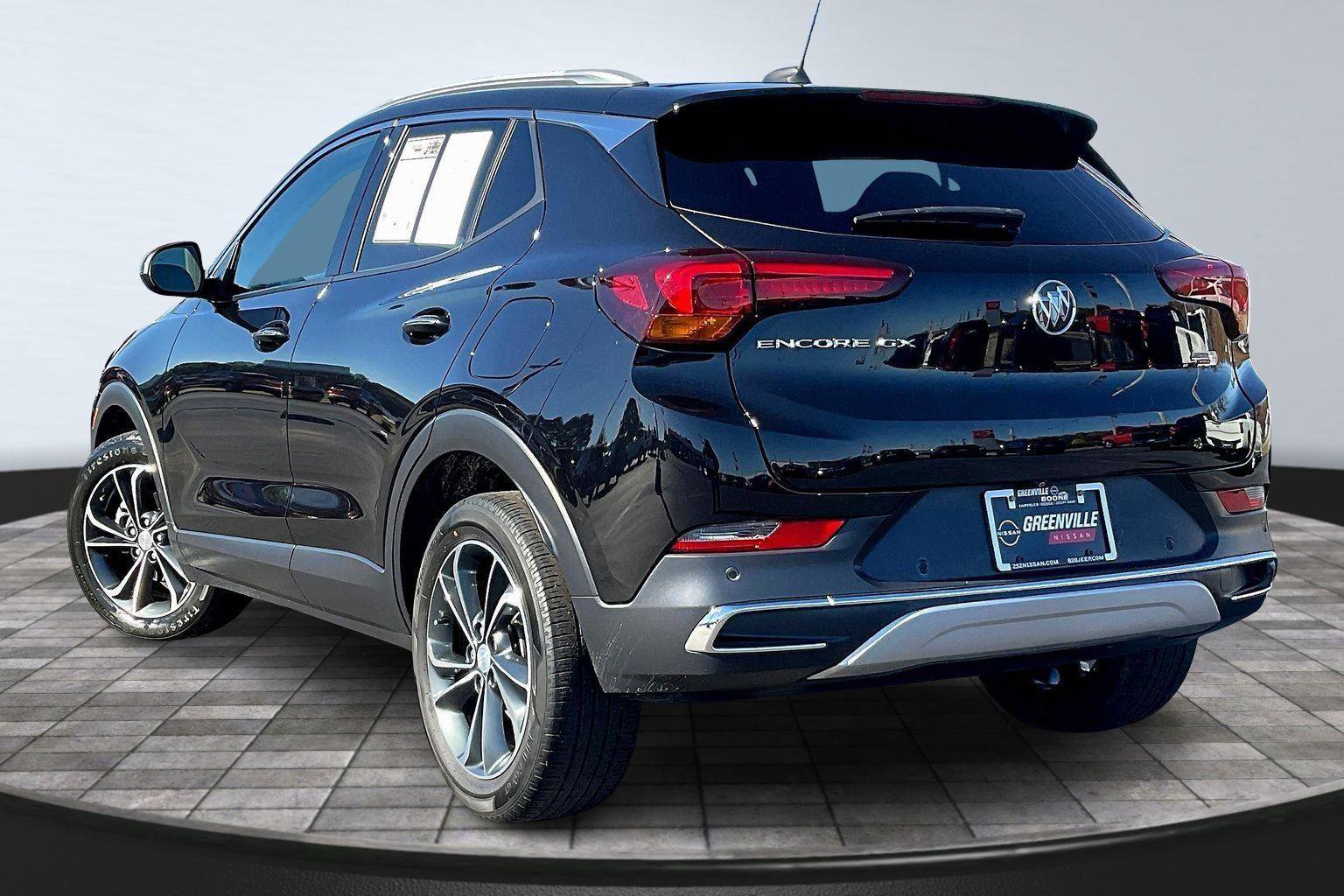 Used 2022 Buick Encore GX Essence w/ Advanced Technology Package image 2