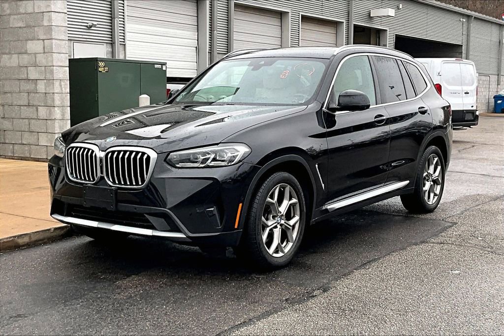 Used 2023 BMW X3 sDrive30i w/ Premium Package image 2