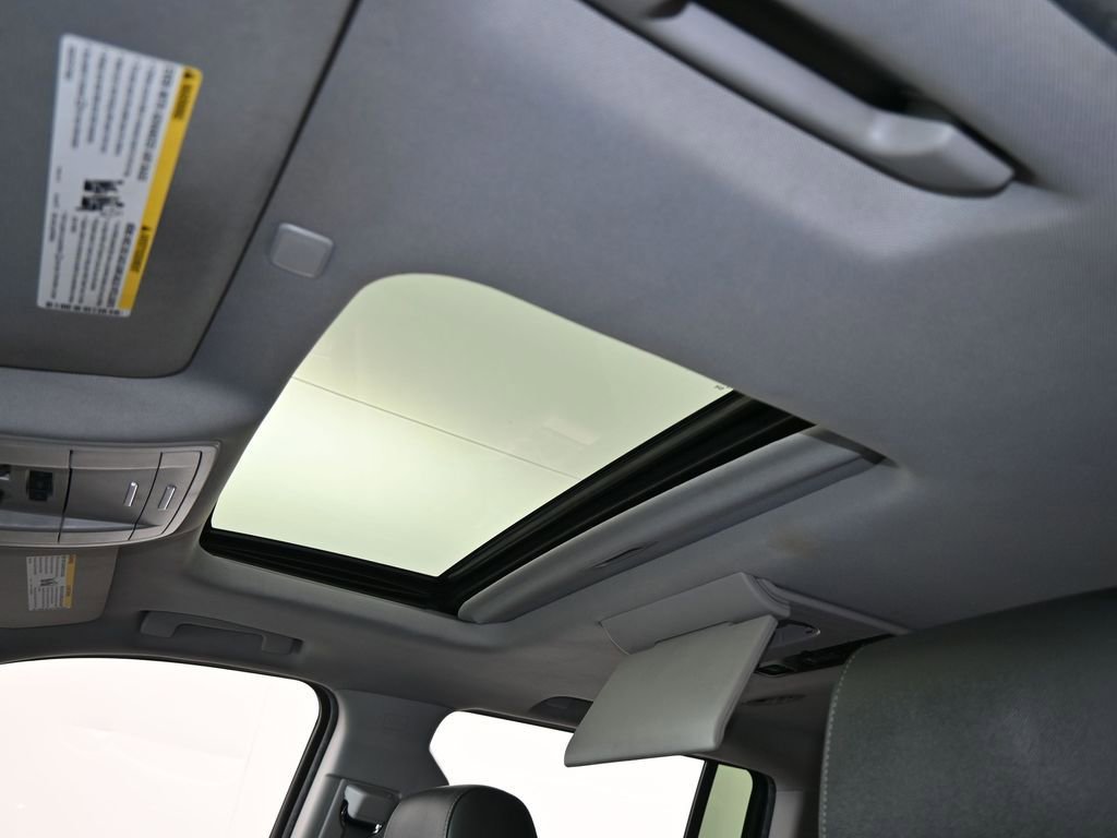 Used 2020 Chevrolet Suburban LT image 12