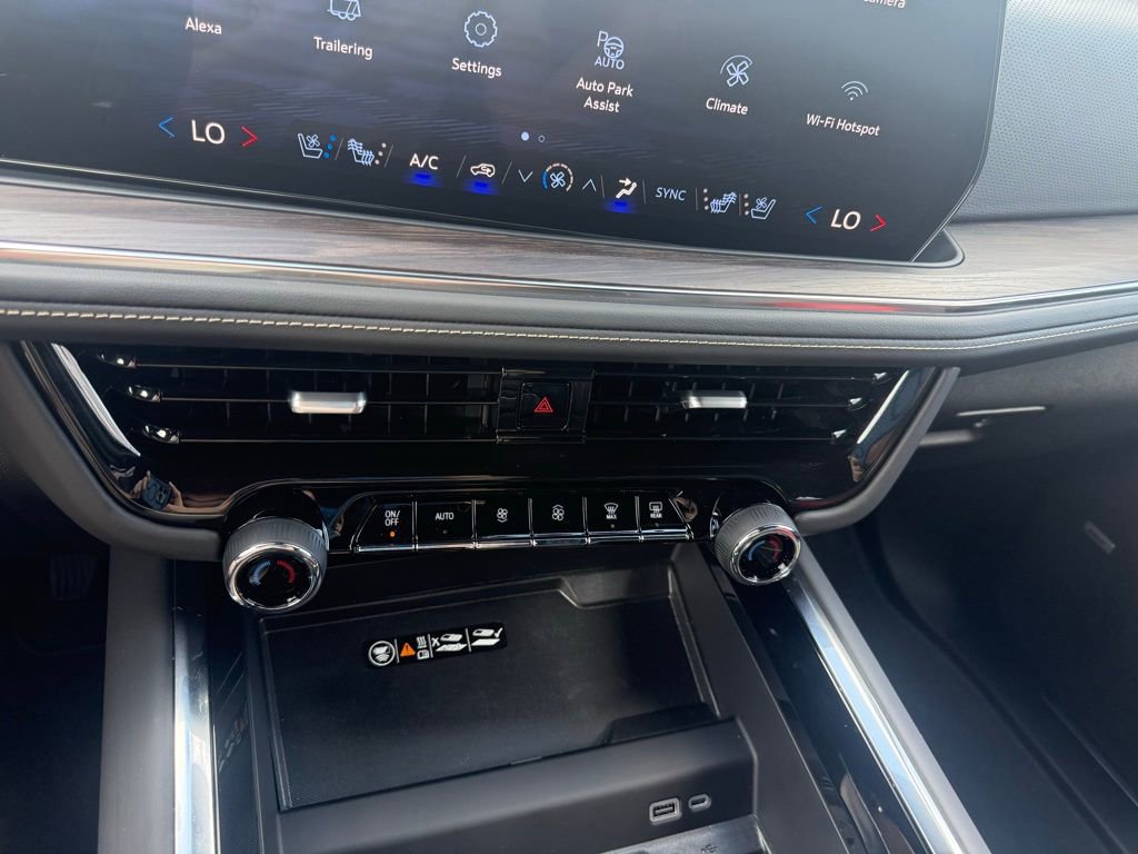 Used 2025 Chevrolet Tahoe Premier w/ Sun And Tow Package image 17