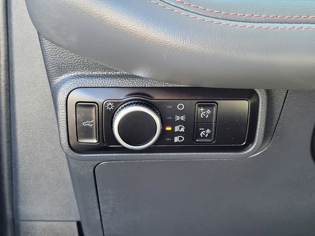 Used 2025 Ford Explorer Active image 16