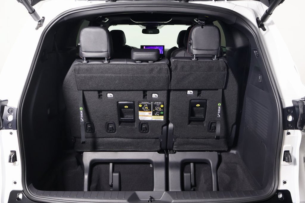 New 2026 Toyota Sienna XSE FWD image 9
