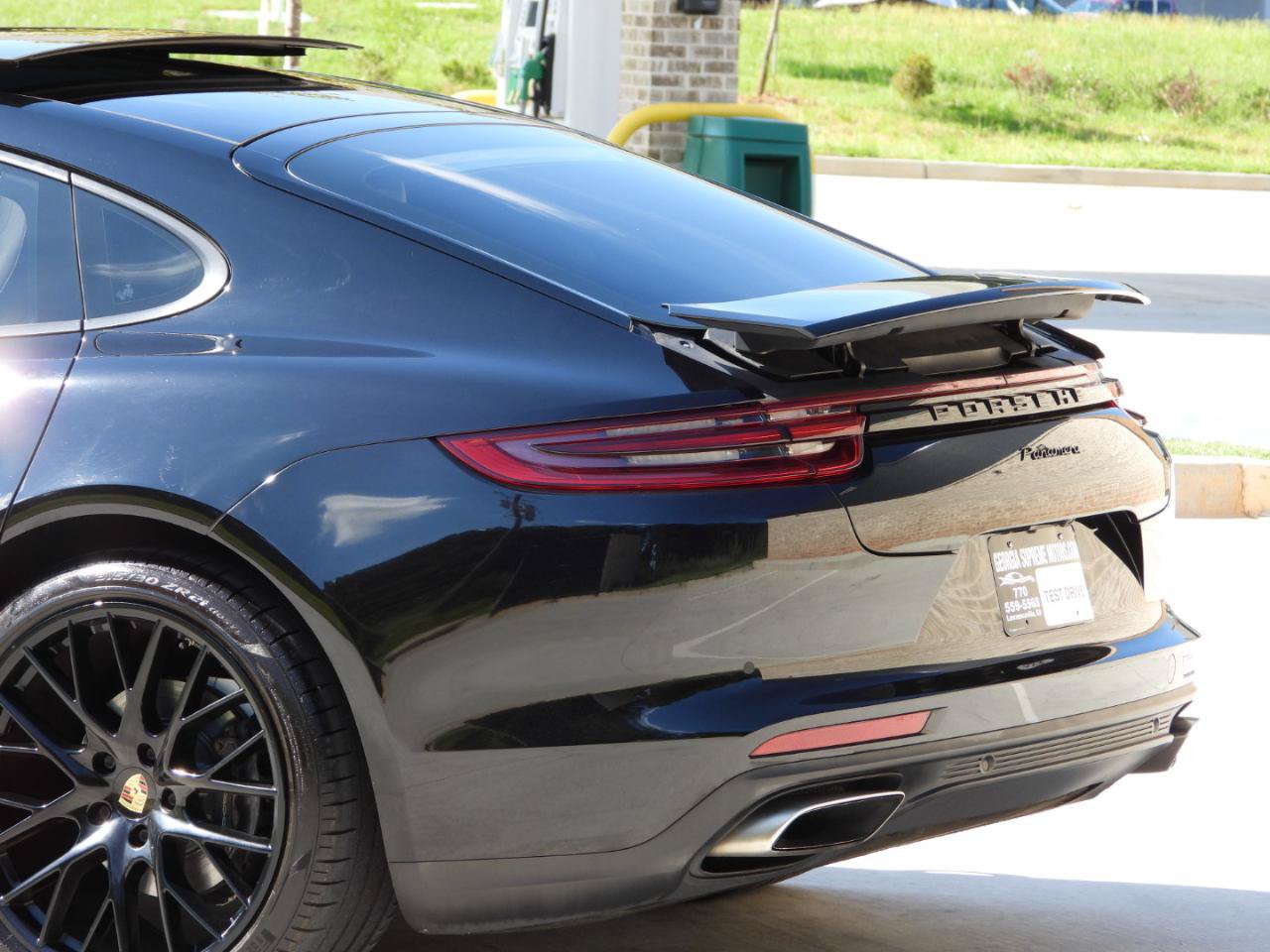 Used 2017 Porsche Panamera RWD image 27