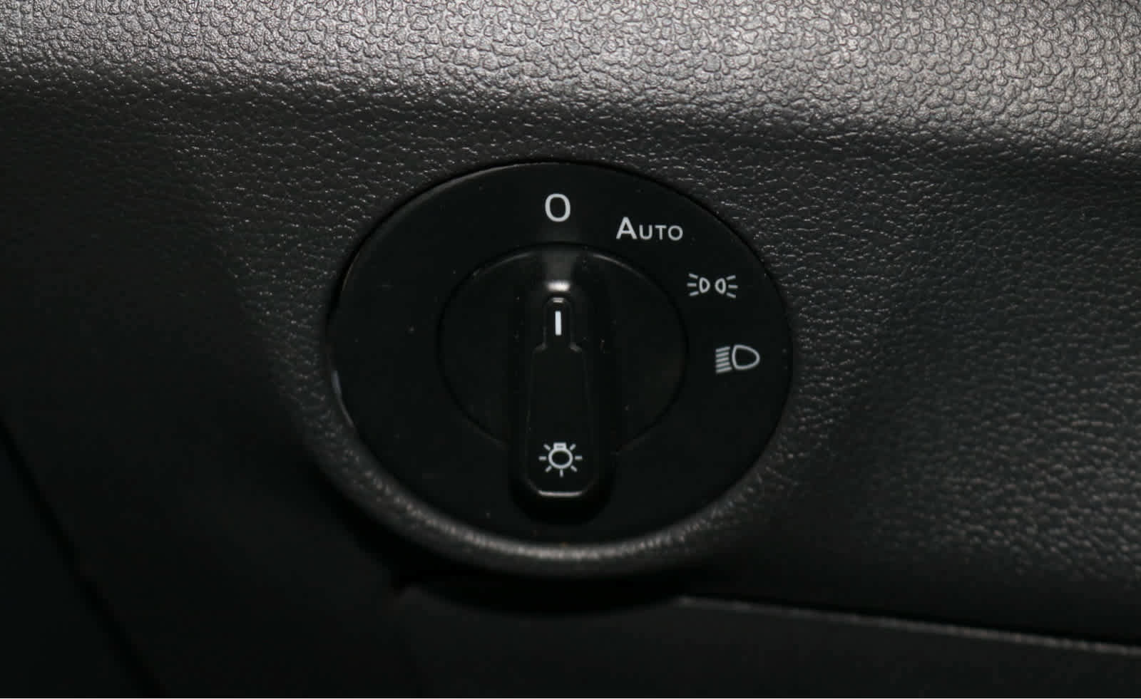 Used 2019 Volkswagen Jetta S w/ Driver Assistance Package FWD image 17