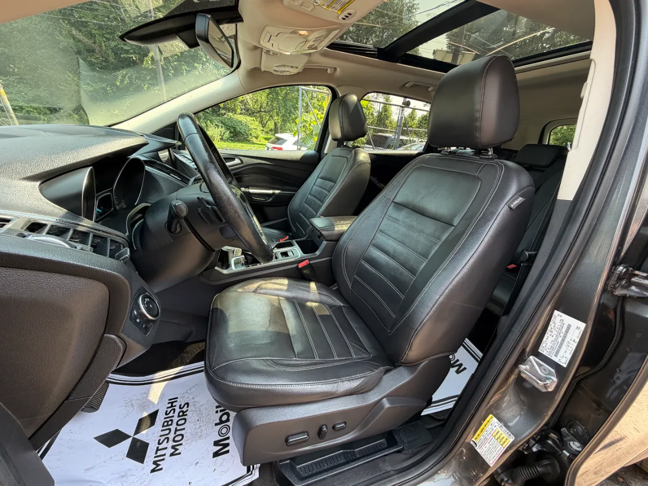 Used 2017 Ford Escape Titanium AWD/4WD image 19
