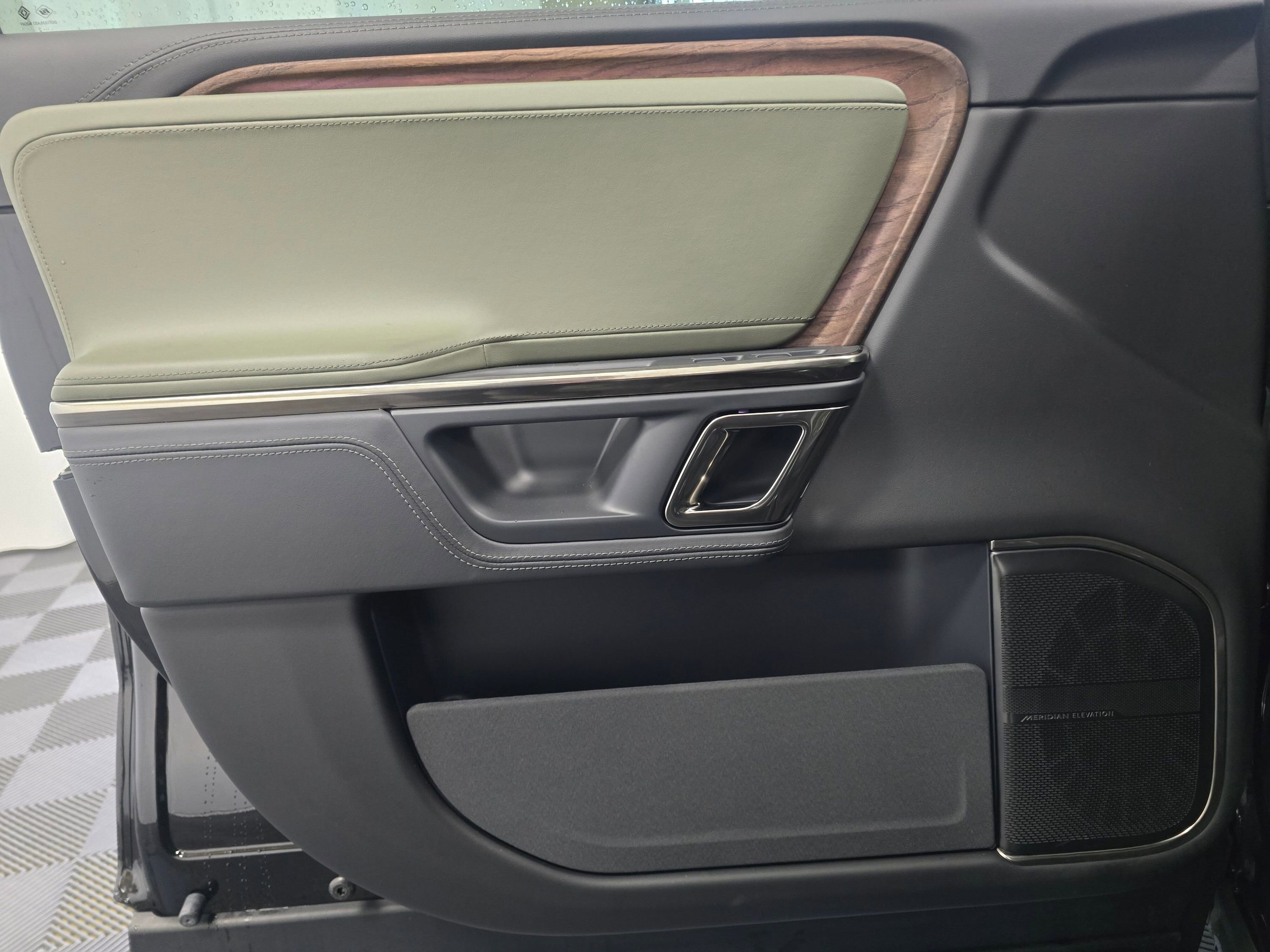 Used 2022 Rivian R1T Adventure image 33