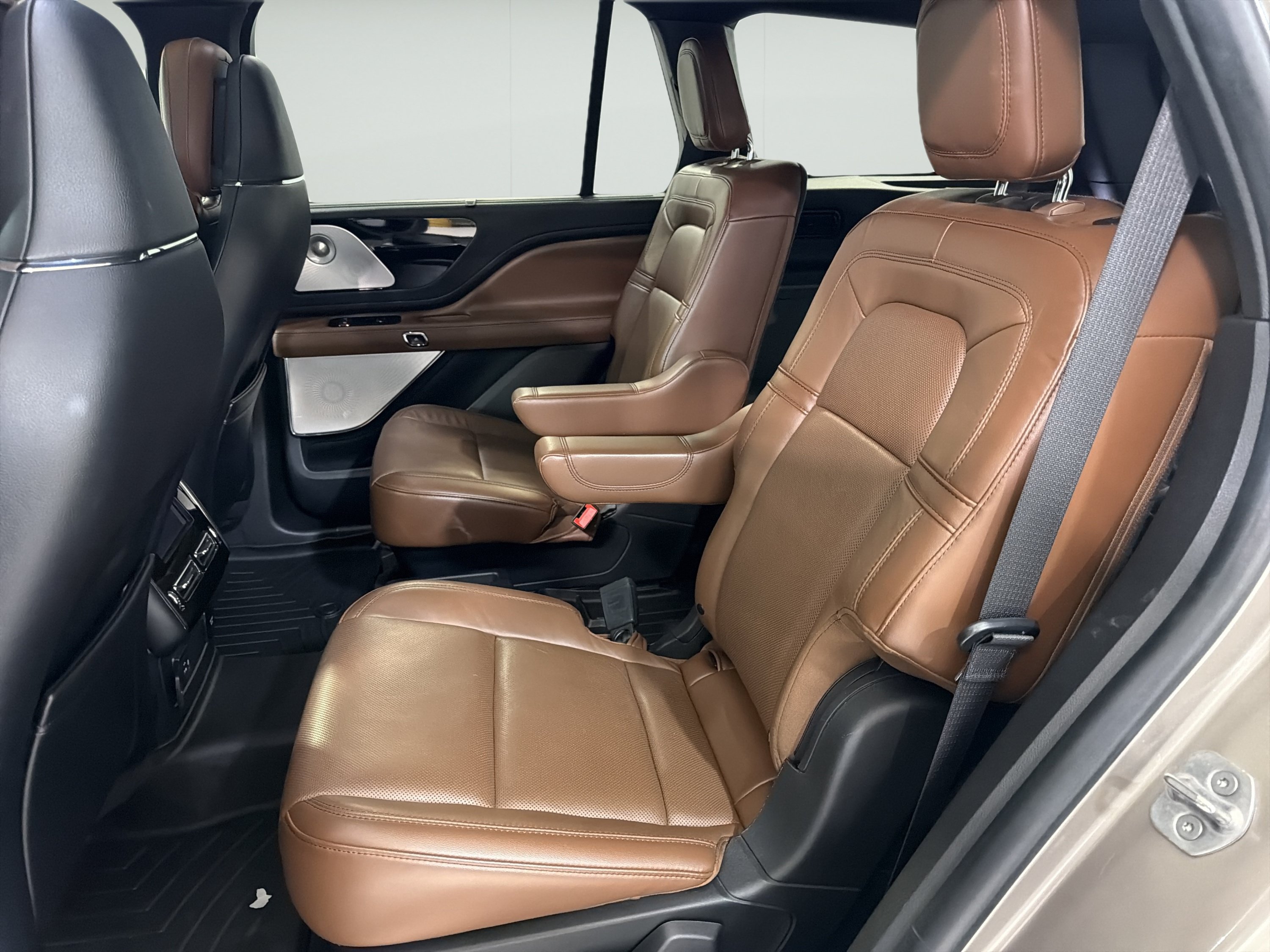 Used 2021 Lincoln Aviator Reserve w/ Equipment Group 202A AWD/4WD image 10