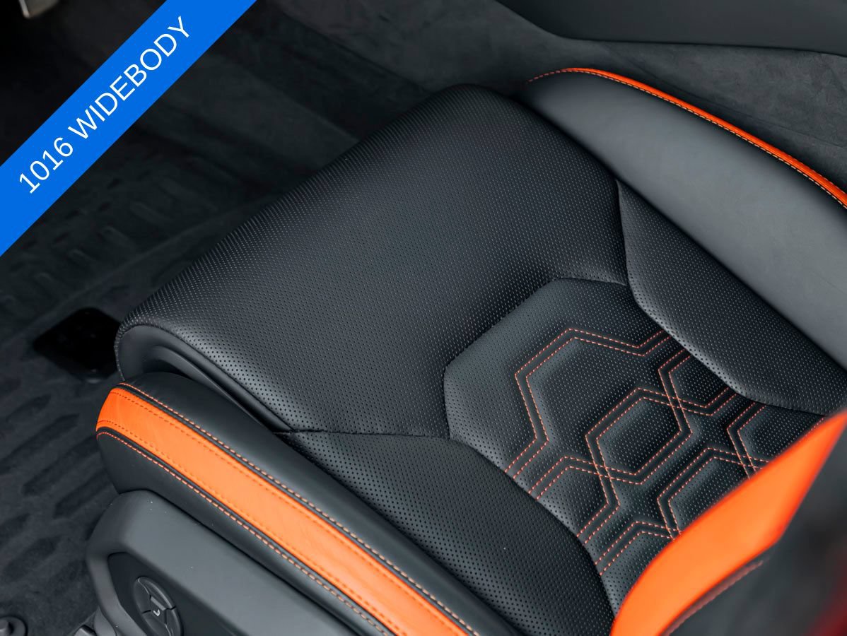 Used 2025 Lamborghini Urus SE AWD/4WD image 16