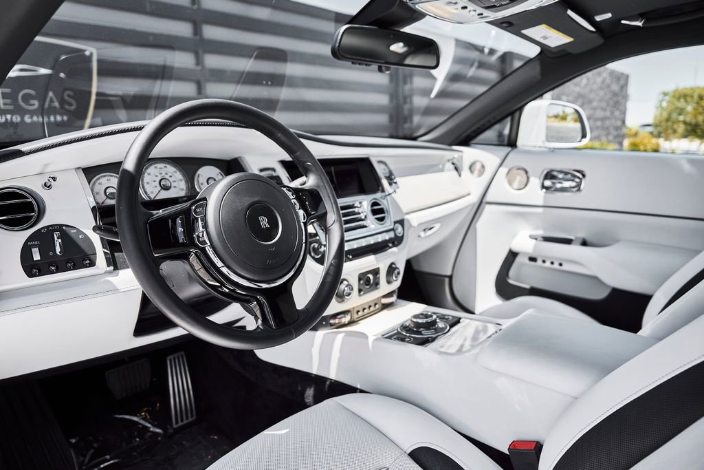 Used 2019 Rolls-Royce Wraith RWD image 2