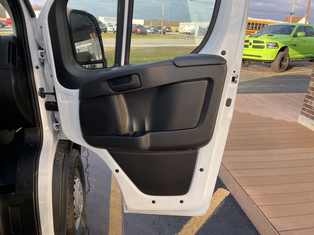 New 2025 RAM ProMaster 2500 w/ Premium Convenience Group FWD image 8