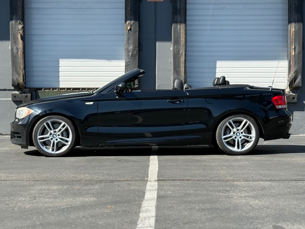 Used 2012 BMW 135i Convertible RWD image 6