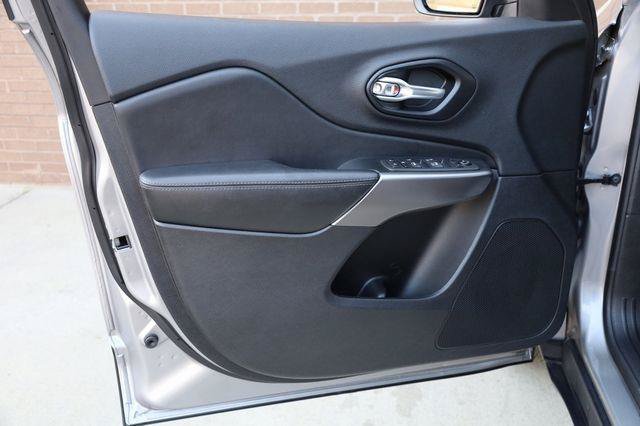 Used 2021 Jeep Cherokee Latitude Lux FWD image 15
