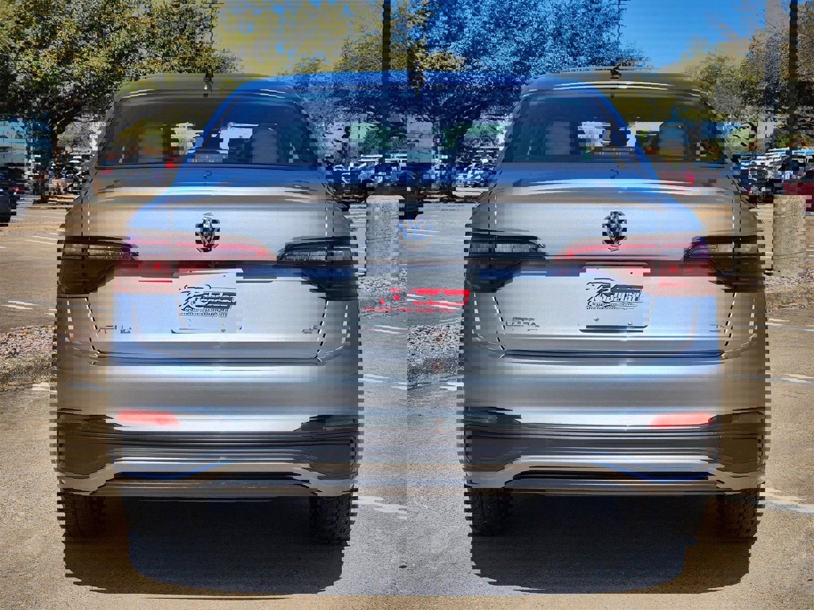 Used 2024 Volkswagen Jetta SE image 5