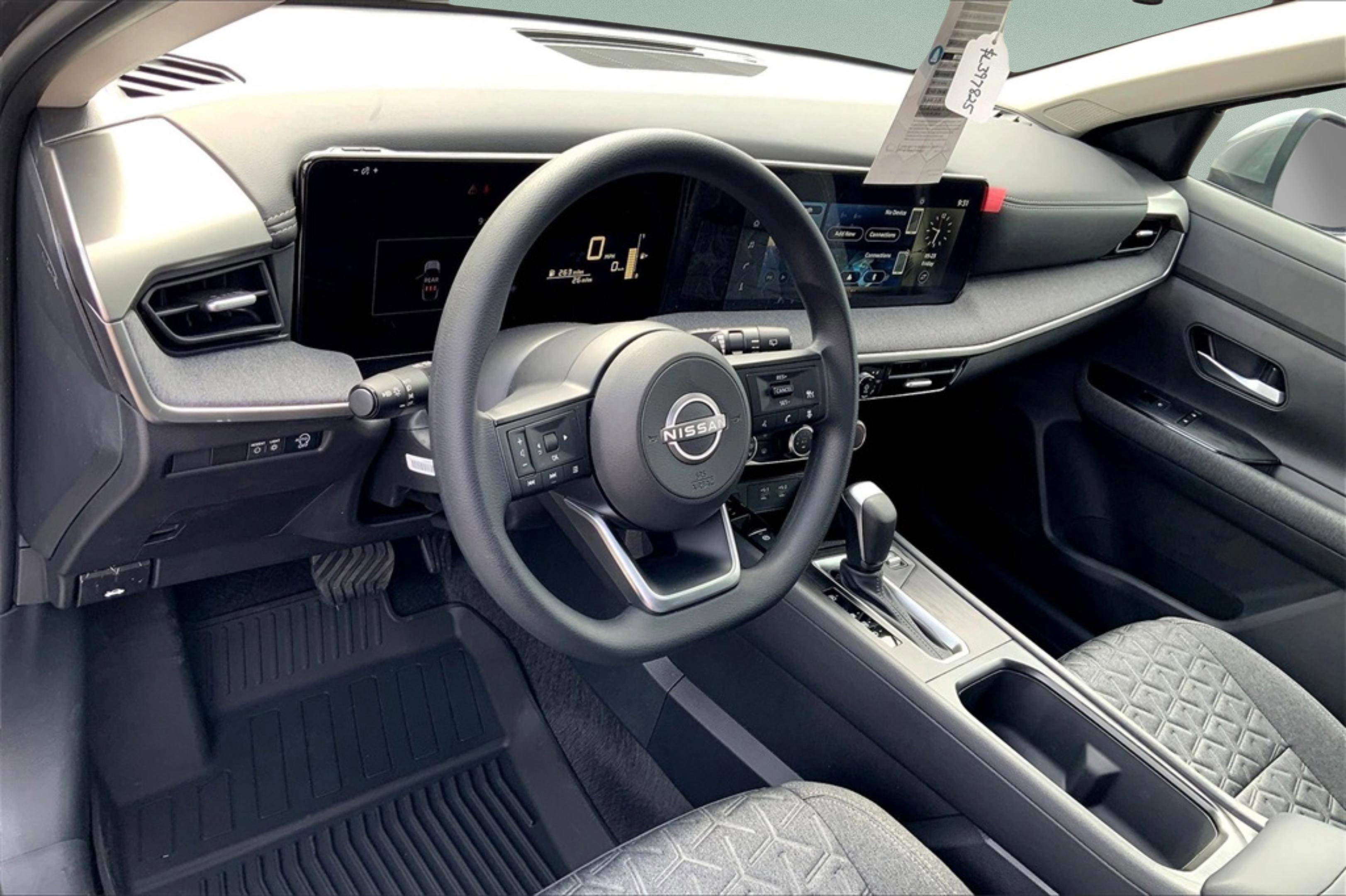 New 2025 Nissan Kicks SV w/ SV Premium Package image 7