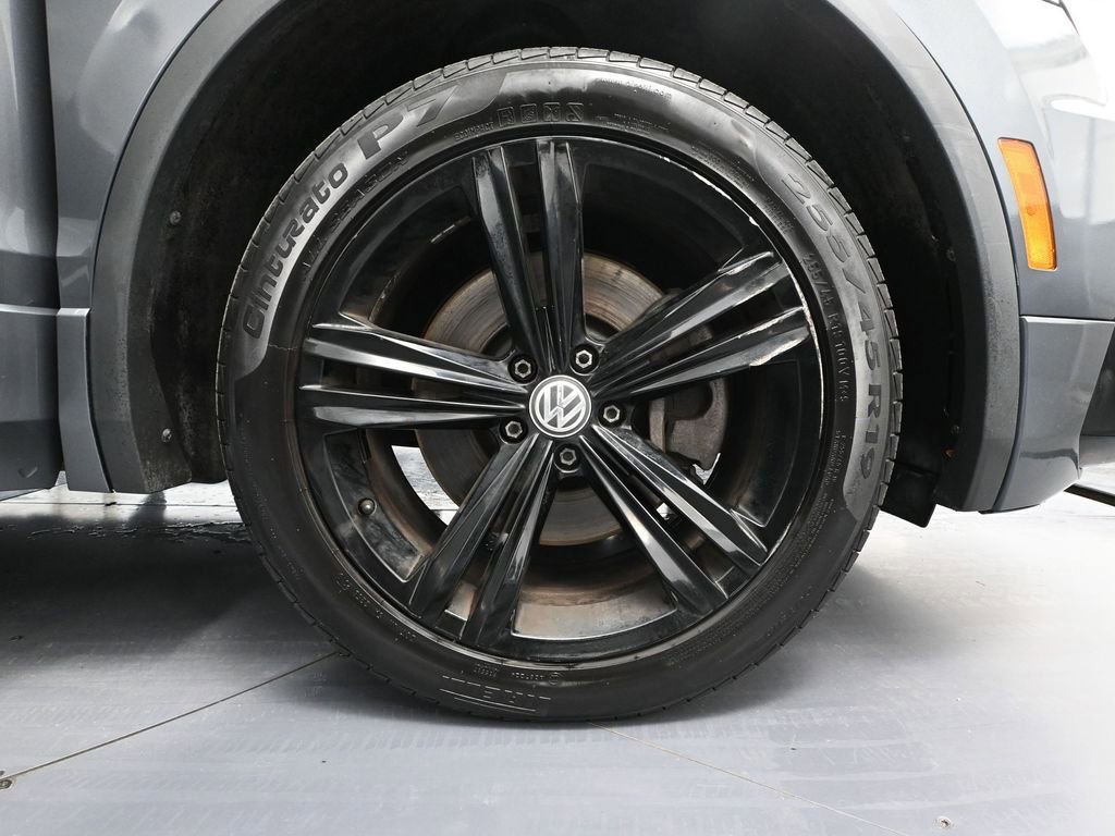 Used 2019 Volkswagen Tiguan SEL Premium R-Line image 15