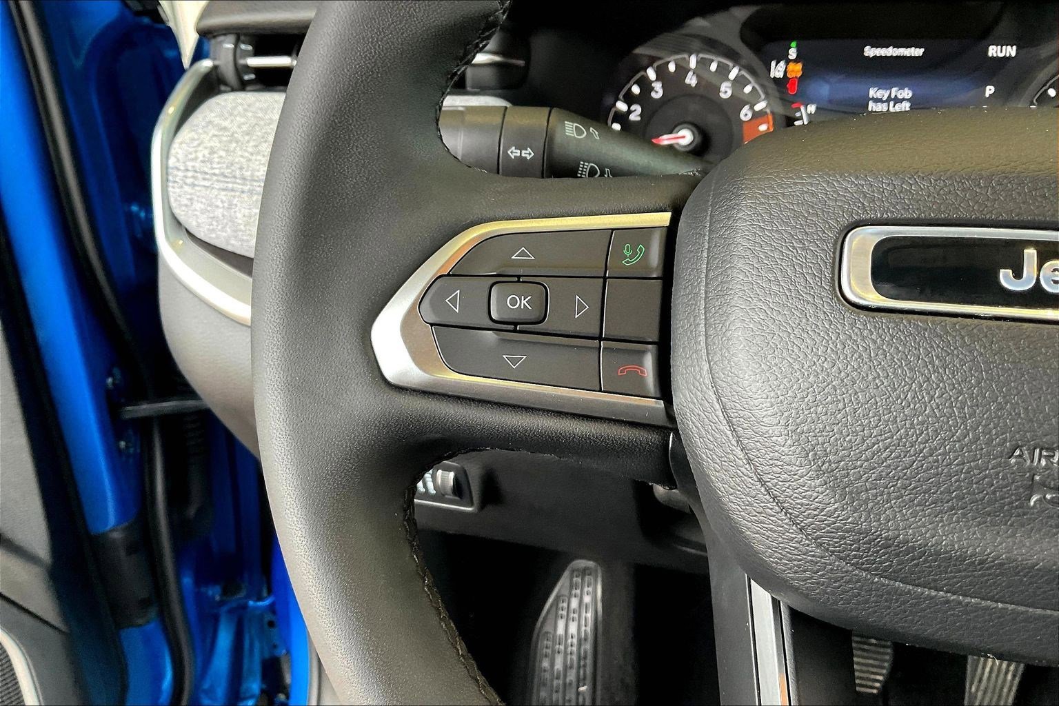 Used 2023 Jeep Compass Latitude image 12