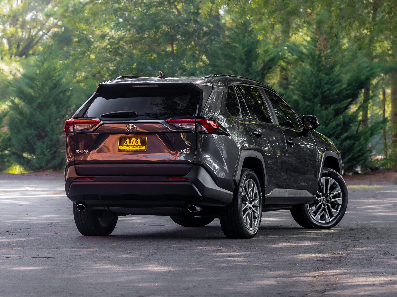Used 2023 Toyota RAV4 XLE Premium FWD image 4