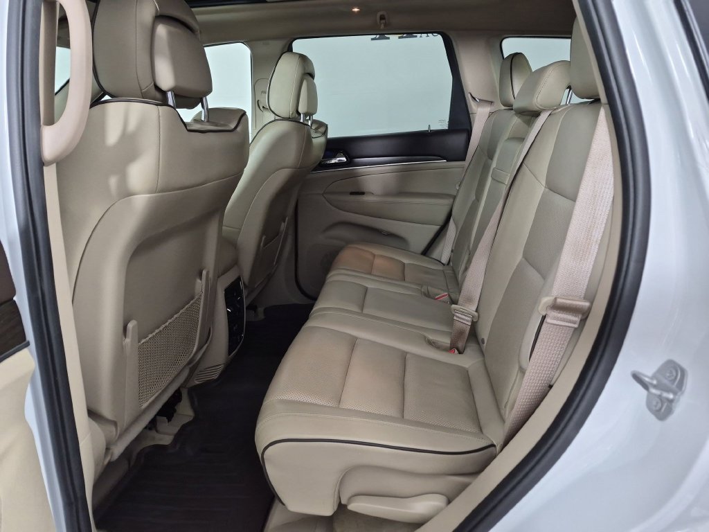 Used 2019 Jeep Grand Cherokee Overland RWD image 31