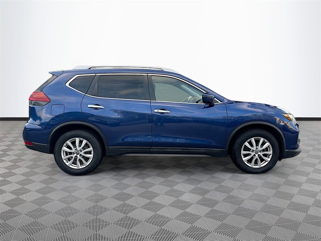 Used 2018 Nissan Rogue SV image 5