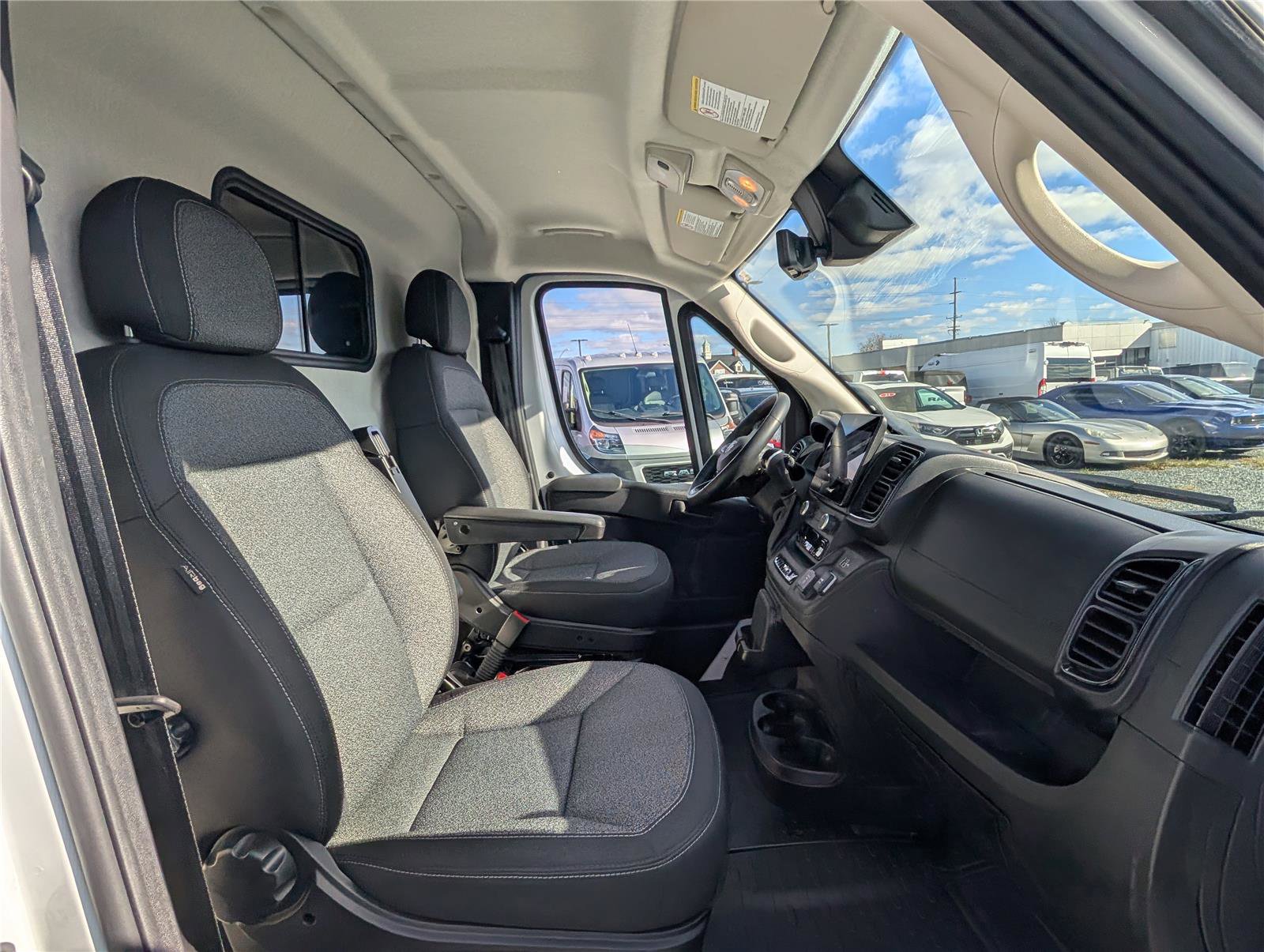 Used 2025 RAM ProMaster 1500 w/ Premium Convenience Group image 10