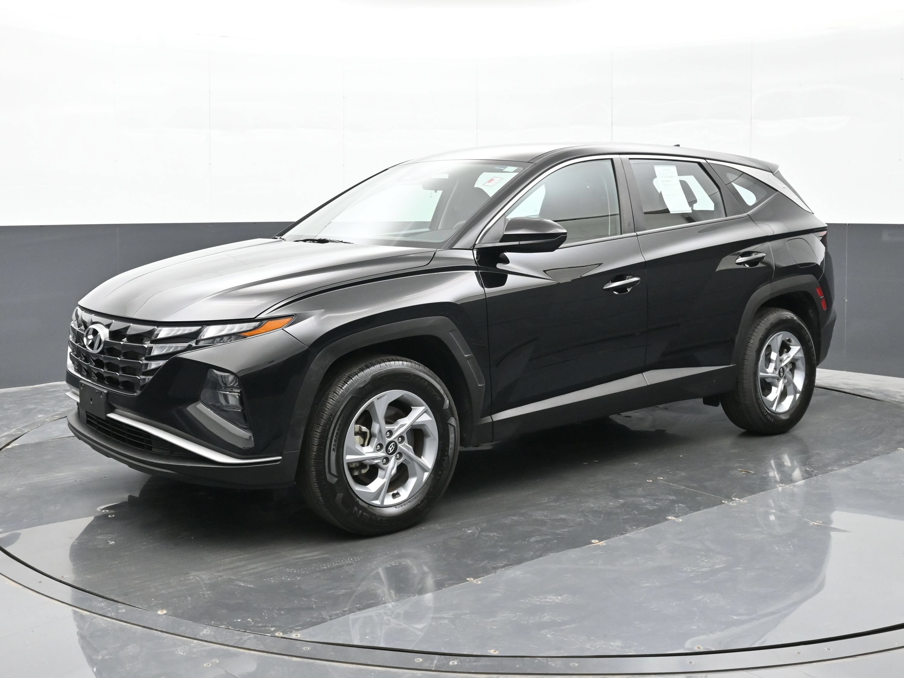 Certified 2023 Hyundai Tucson SE AWD/4WD image 2