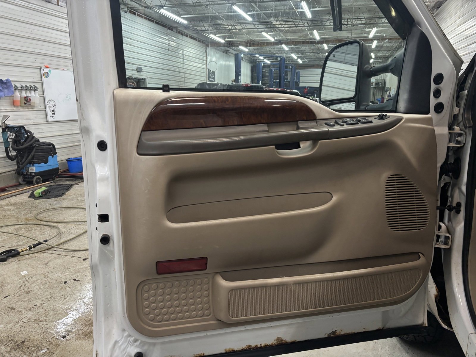 Used 2004 Ford F350 XL image 11