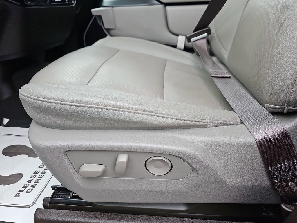 Used 2025 GMC Sierra 1500 SLT image 32