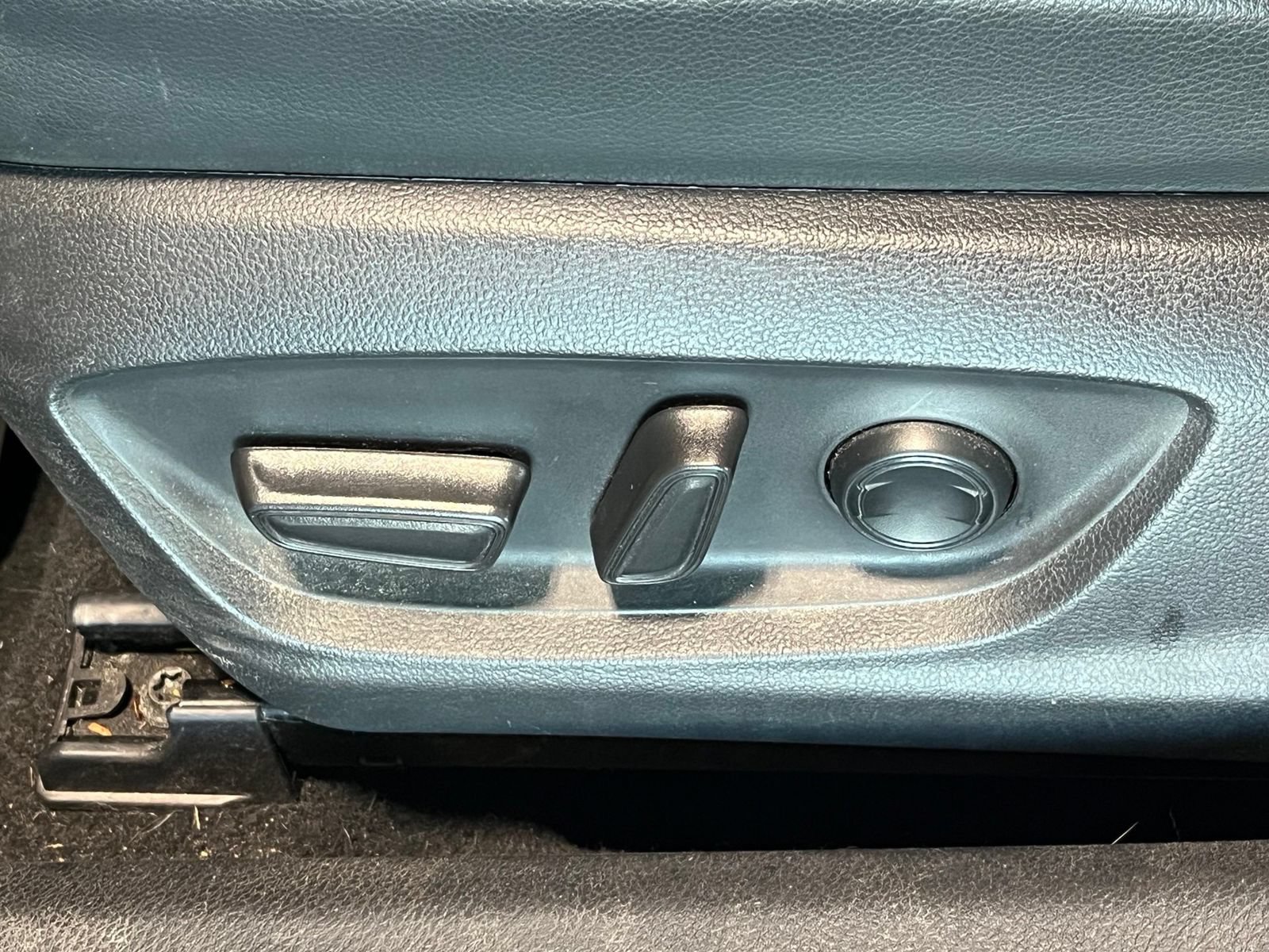 Used 2021 Toyota Camry SE FWD image 16