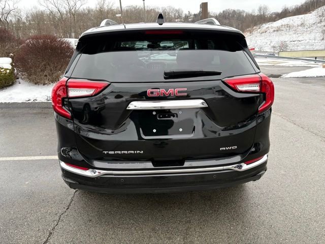 Used 2022 GMC Terrain Denali w/ Denali Premium Package image 4