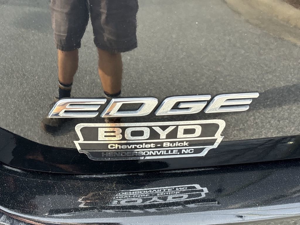 Used 2018 Ford Edge SE image 32