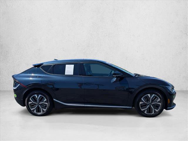 Used 2022 Kia EV6 Light RWD image 4