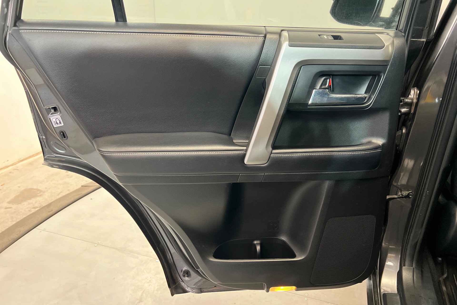 Certified 2019 Toyota 4Runner SR5 AWD/4WD image 19