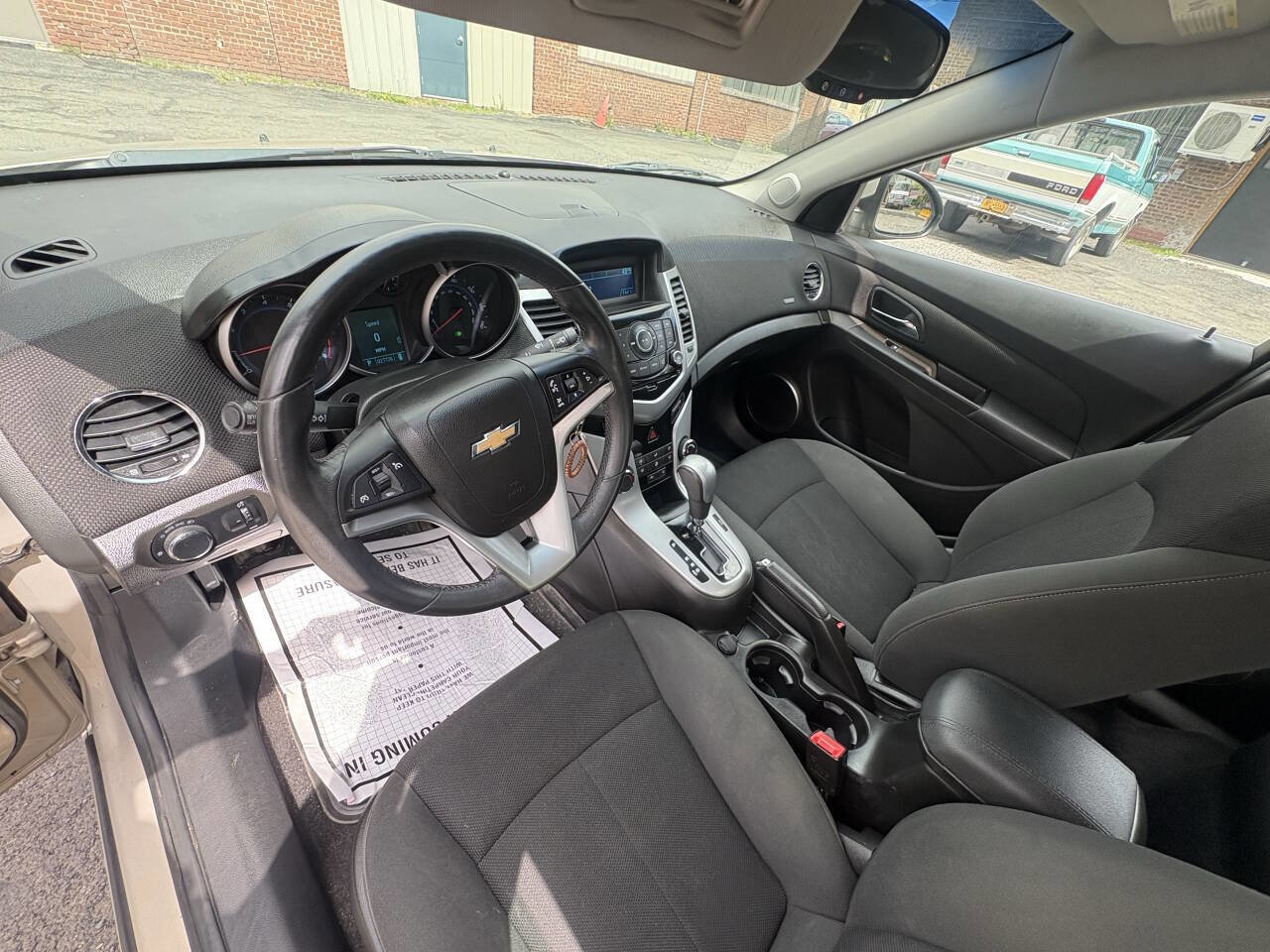 Used 2011 Chevrolet Cruze LT FWD image 21