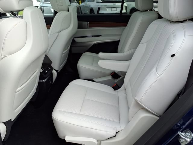 New 2026 Cadillac Vistiq Sport image 7