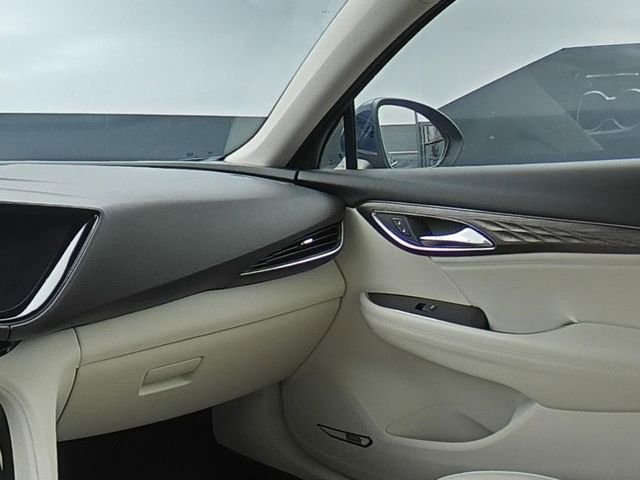 Used 2022 Buick Envision Avenir w/ Premium Seat Package FWD image 21