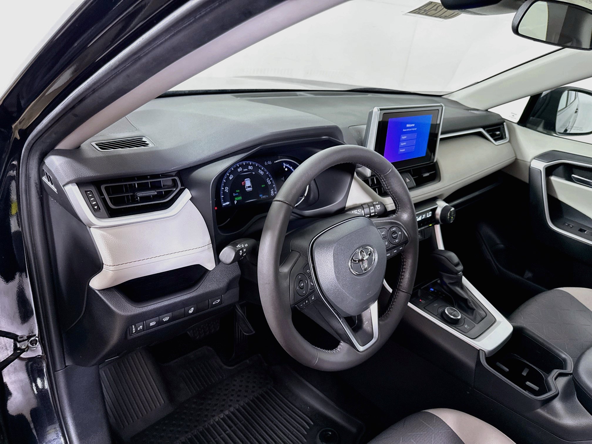 Certified 2024 Toyota RAV4 XLE w/ Convenience Package AWD/4WD image 9