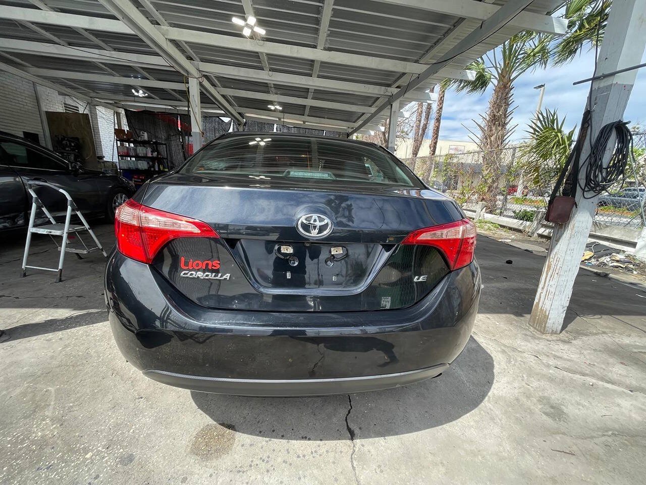 Used 2017 Toyota Corolla LE FWD image 6