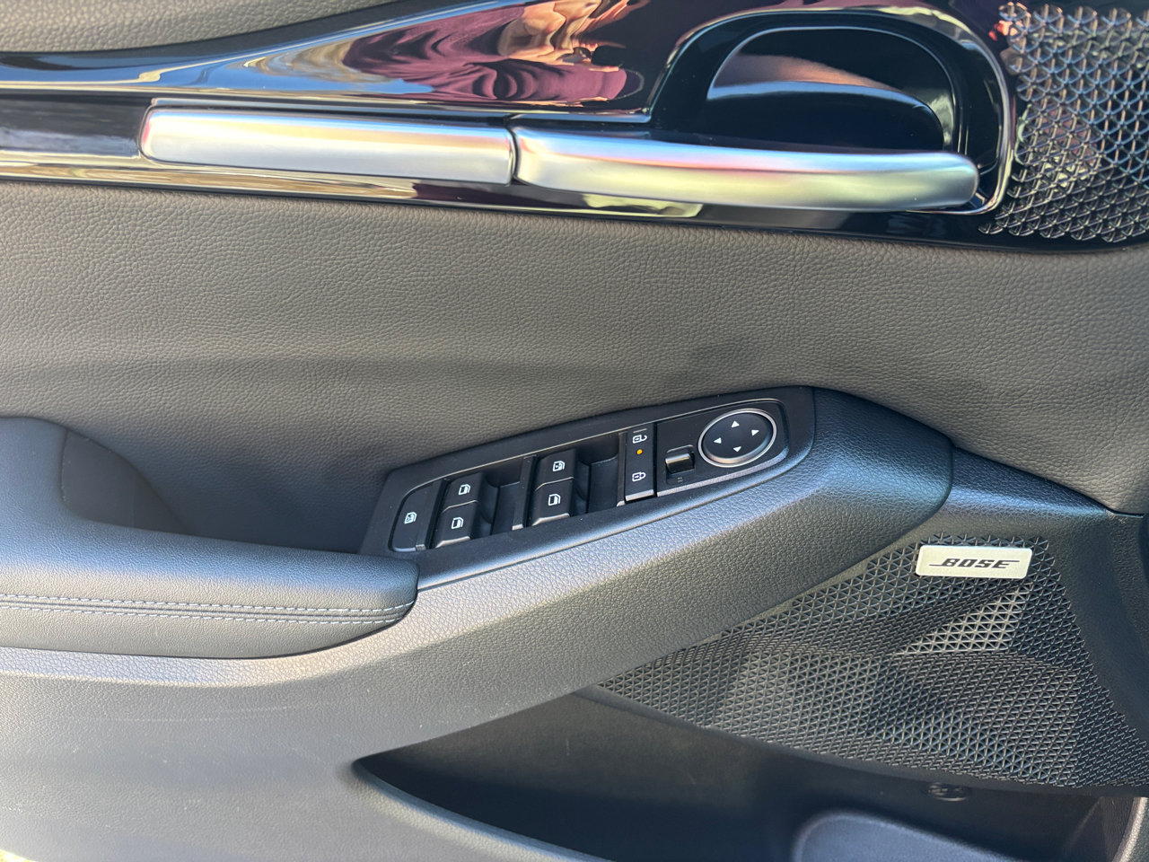 Used 2024 Kia Seltos SX w/ SX Sunroof Package image 8