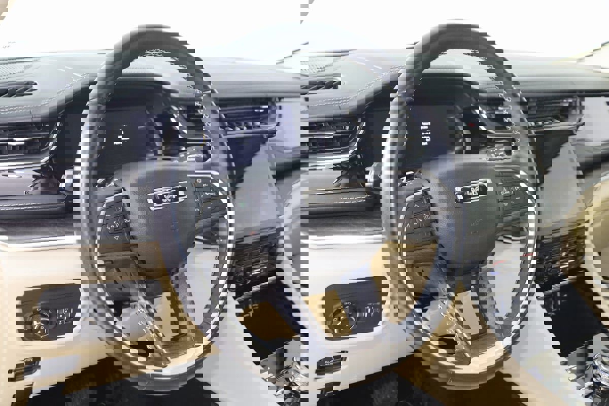 Used 2022 Jeep Grand Cherokee L Limited image 6