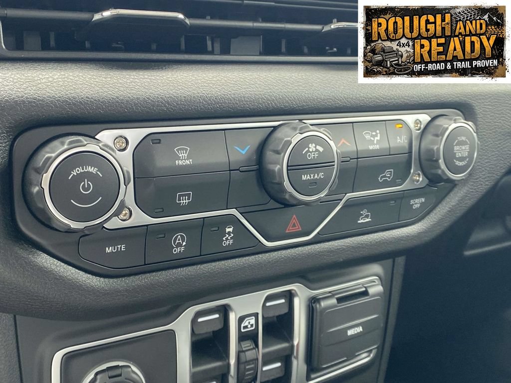 New 2026 Jeep Gladiator Sport AWD/4WD image 18