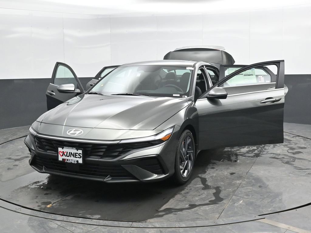 New 2026 Hyundai Elantra Limited image 52