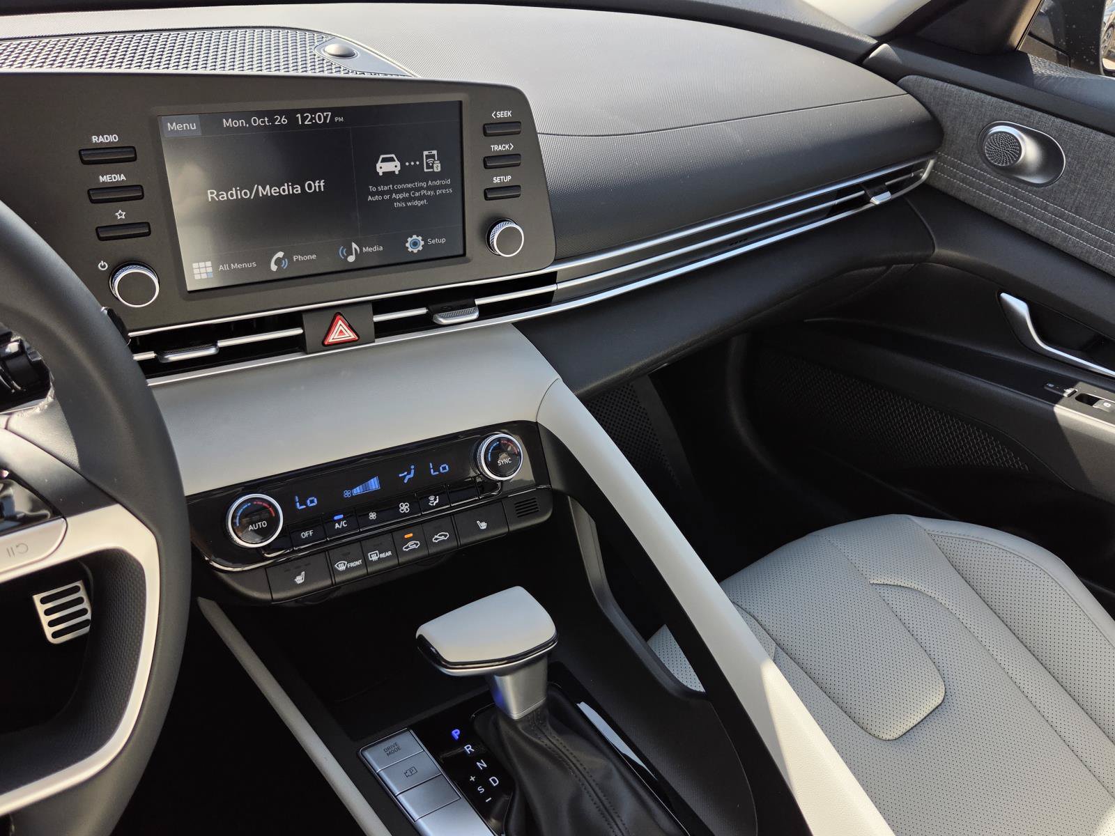 New 2026 Hyundai Elantra SEL Sport FWD image 16