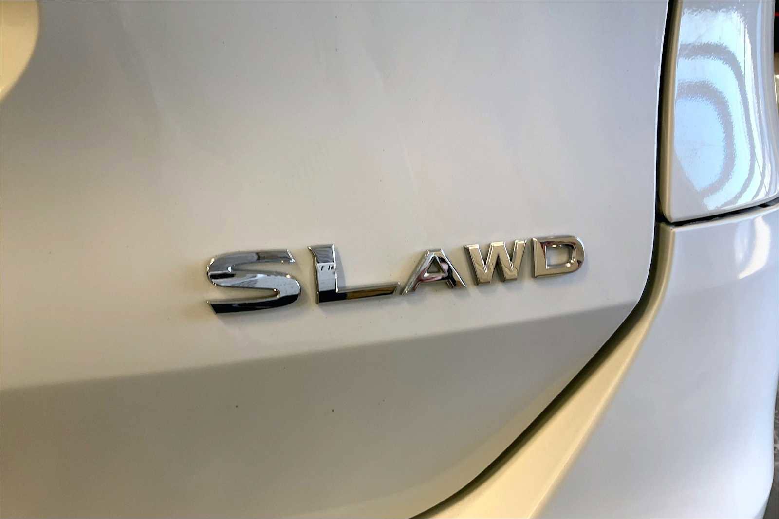 Used 2016 Nissan Rogue SL w/ SL Premium Package image 9