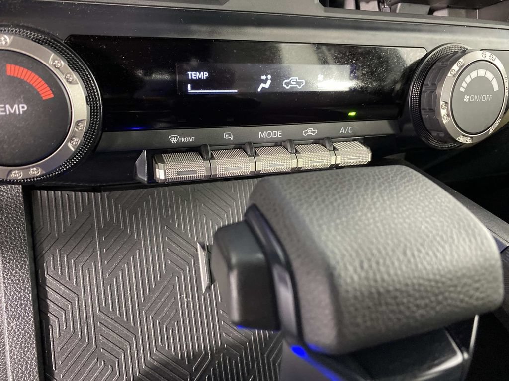 Used 2025 Toyota Tacoma SR5 AWD/4WD image 20