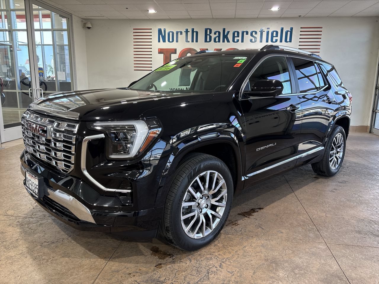 Used 2026 GMC Terrain Denali AWD/4WD image 1