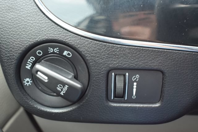Used 2019 Dodge Grand Caravan SXT FWD image 19