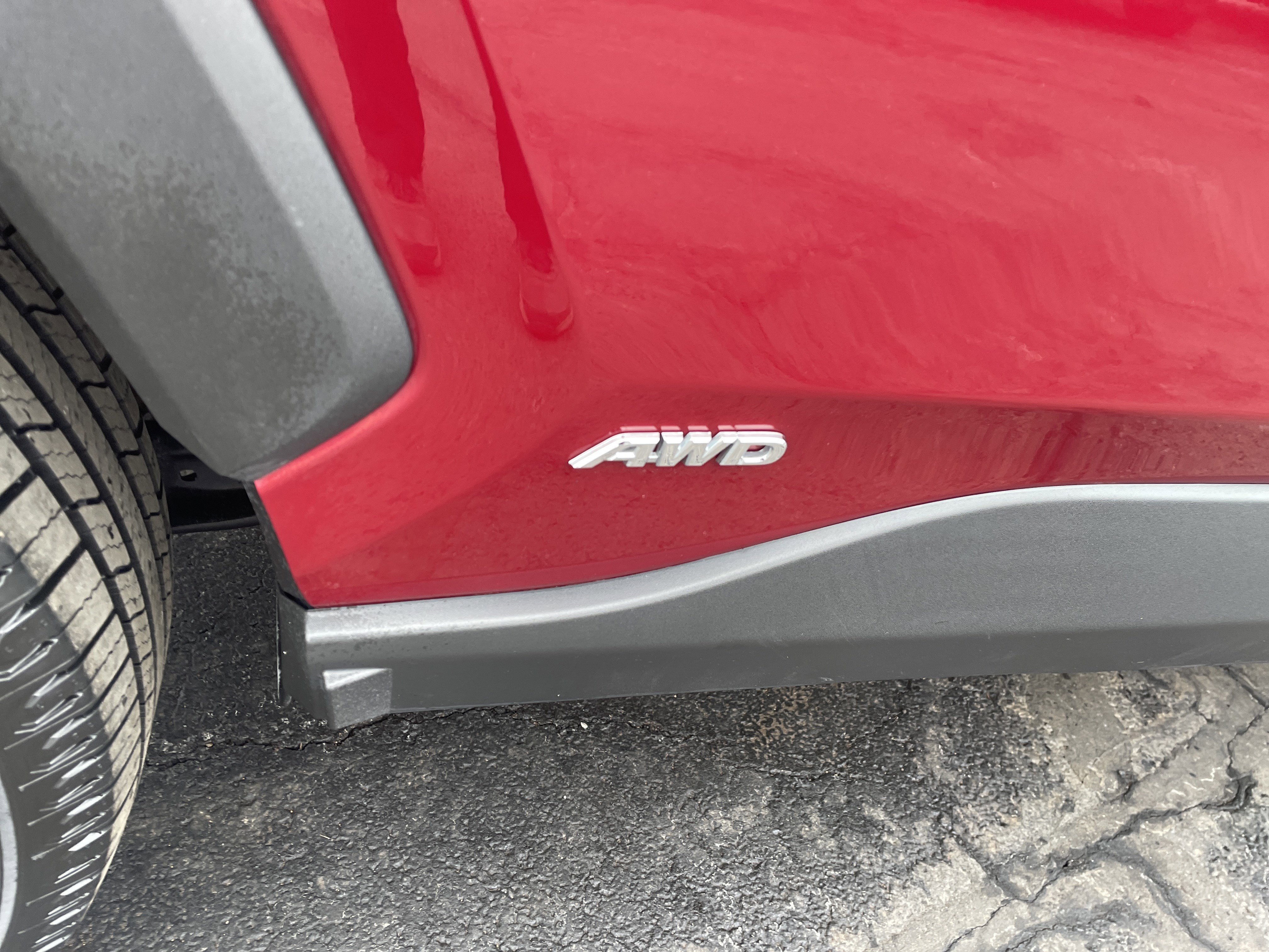 Used 2021 Toyota RAV4 XLE image 7