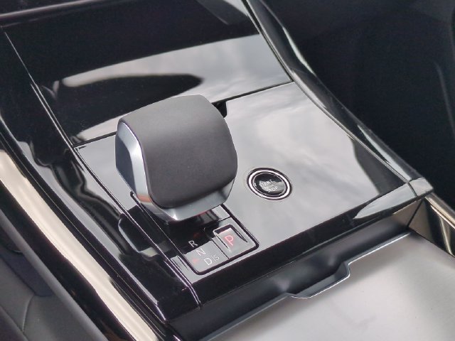 New 2027 Land Rover Range Rover Sport SE AWD/4WD image 9