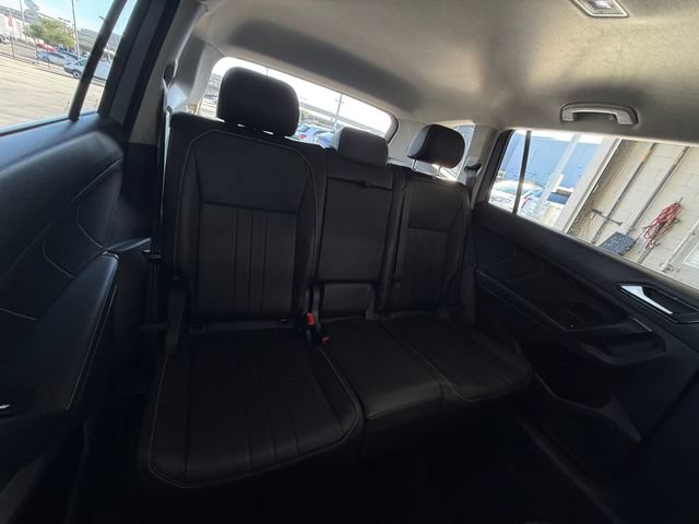 Used 2024 Volkswagen Tiguan SE AWD/4WD image 4